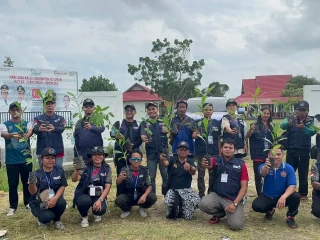 Karang Taruna Kalteng Tanam 1.000 Pohon dan Bagikan 1.000 Paket Sembako Murah di BBKT 2025