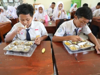 Dapat Jatah MBG, Para Siswa Bisa Nabung Rp5.000 Per Hari