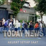 Rumah Eks Ketua DPRD Jabar Digeruduk Massa, Tuntut SPBU Bagbagan Diaktifkan Kembali