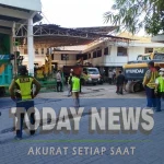 Sejumlah tim gabungan bersiaga dalam operasi SAR terhadap korban peristiwa ambruknya gedung musala pondok pesantren Al Khoziny, Kecamatan Buduran, Kabupaten Sidoarjo, Jawa Timur, Jumat (3/10).