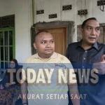 Ketua Bawaslu Kabupaten Serang, Furqon bersama Kepala Sekretariat Bawaslu Kabupaten Serang, Alief Sudewo