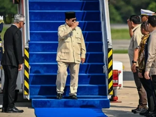 Usai Hadiri KTT Perdamaian, Prabowo Langsung Pimpin Ratas di Pangkalan Udara Halim Perdanakusuma