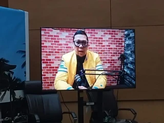 Tanggapan DPR soal Dana Daerah Rp234 T 'Parkir' di Perbankan