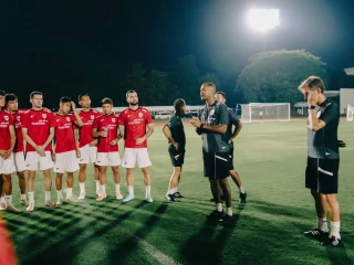Kluivert Minta Pemain Indonesia Tajam di Bola Mati vs Arab Saudi