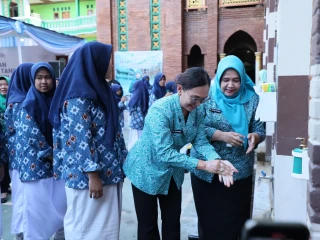 TP PKK Jateng Kampanyekan Gerakan Cuci Tangan Pakai Sabun di Pesantren