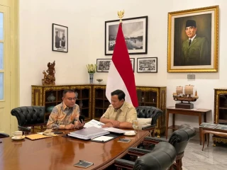 Presiden Prabowo Bahas Sejumlah Program Strategis Bersama Dasco di Istana