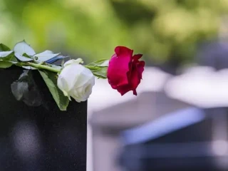 ilustrasi-karangan-bunga-di-makam-orang-meninggal-1_169