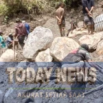 Proses pencarian korban hilang dan evakuasi korban meninggal dunia akibat banjir bandang yang melanda Kabupaten Nduga, Papua Pegunungan, Selasa (4/11).