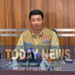 Kepala Badan Nasional Penanggulangan Bencana (BNPB) Letjen TNI Suharyanto, saat menyampaikan perkembangan penanganan bencana hidrometeorologi yang melanda Provinsi Sumatera Utara, Aceh dan Sumatra Barat dalam konferensi pers dari Bandara Silangit, Tapanuli Utara, Sumatra Utara, Jumat (28/11) sore.