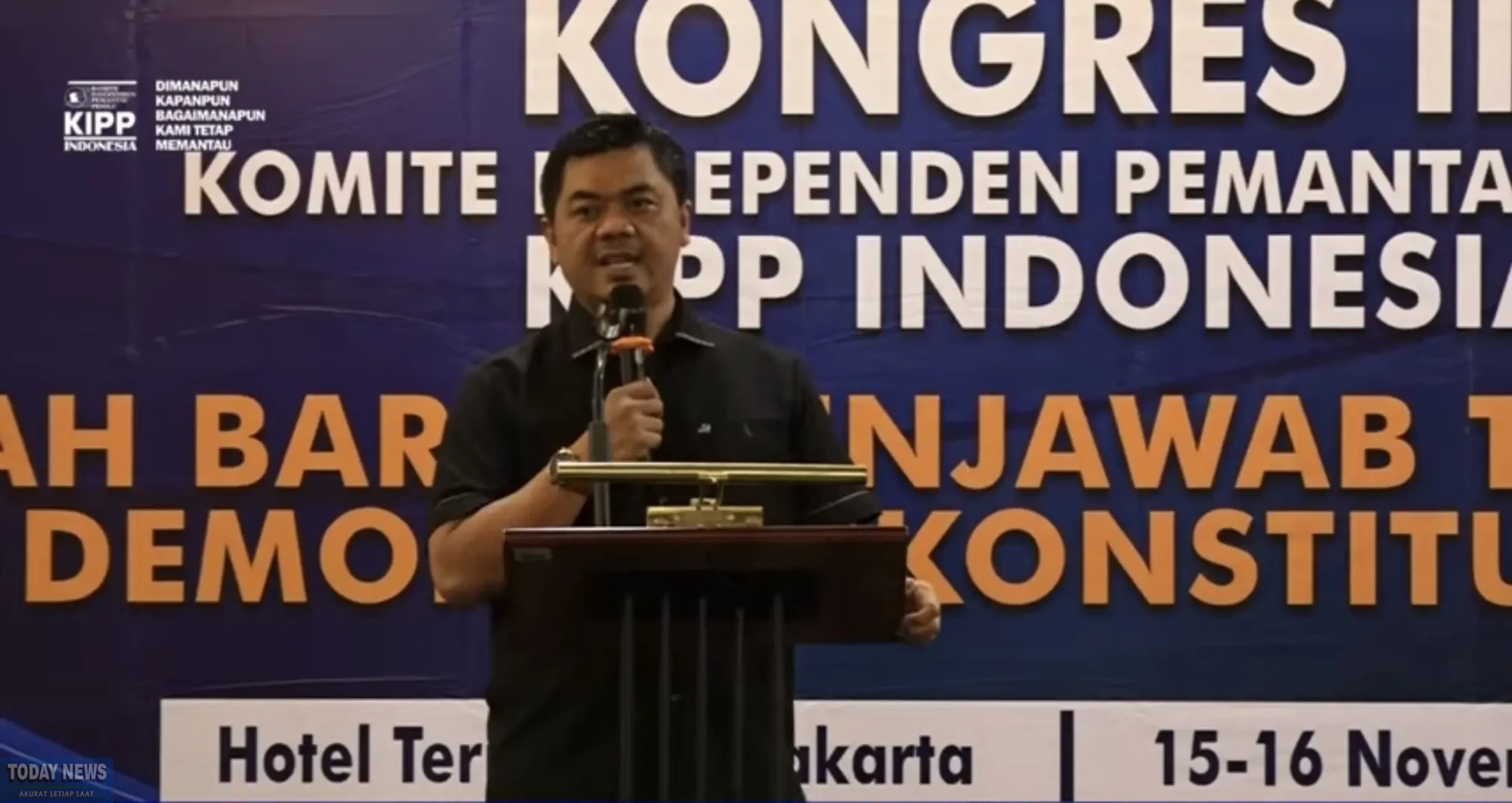 Wakil Menteri Sekretaris Negara (Wamensesneg) Juri Ardiantoro dalam acara Kongres III Komite Independen Pemantau Pemilu (KIPP) Indonesia dengan tema 'Arah Baru: Menjawab Tantangan Demokrasi Konstitusional' di Hotel Terraz Tree Jakarta, Sabtu (15/11/2025).