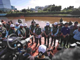 Normalisasi Sungai Ciliwung Dipercepat, Pemprov DKI dan Kementerian PU Mulai Gerakan Bersih Sungai
