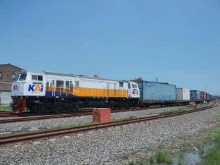 Daop 4 Imbau Masyarakat Jangan Beraktivitas di Pinggir Rel