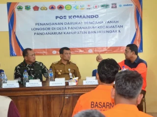 Evakuasi Longsor Situkung Banjarnegara Dikebut, Gubernur Minta Waspadai Bencana Susulan