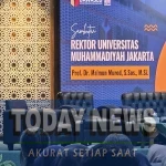 Rektor Universitas Muhammadiyah Jakarta, Prof. Dr. Ma'mum Murod saat memberikan sambutan dalam acara Bawaslu Goes To Campus: Sosialisasi Penanganan Pelanggaran Pemuktakhiran Daftar Pemilih Bagi Pemilih Pemula di Universitas Muhammadiyah Jakarta, Tangerang Selatan, Kamis (18/12/2025).