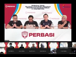 Suasana bimbinagan teknis (Bimtek) pelatihan manajemen organisasi penginputan database yang diselenggarakan DPP Perbasi secara hybrid kepada seluruh DPD Perbasi.