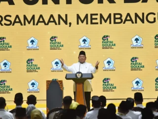 Presiden RI Prabowo Subianto saat memberikan sambutan di acara HUT ke-61 Partai Golkar.