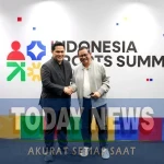 Menpora Erick Thohir dan Gubernur DKI Jakarta Pramono Anung dalam acara Indonesia Sport Summit 2025 di Indonesia Arena Senayan Jakarta.