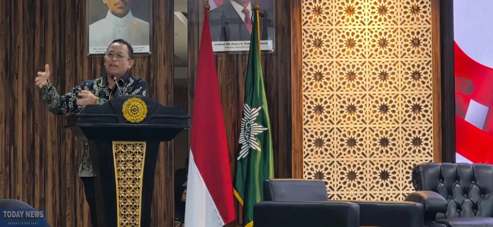 Anggota Bawaslu RI, Puadi saat memberikan sambutan dalam acara Bawasl Goes To Campus: Sosialisasi Penanganan Pelanggaran Pemutakhiran Data Pemilih di Universitas Muhammadiyah Jakarta, Kota Tangerang Selatan, Kamis (18/12/2025).