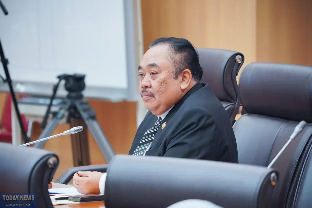 photo_6159226168008182743_y