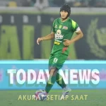 Rachmat-Irianto-Sebut-Kemenangan-atas-Persijap-Akan-Jadi-Obat-Persebaya-1766884737
