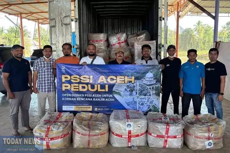 163710-pssi-bantuan-banjir1