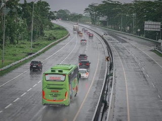 Libur Nataru, 1 Juta Kendaraan Melintas di Tol Solo-Ngawi