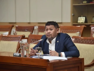 Anggota_Komisi_III_DPR_RI__Abdullah__Foto__Sari_vel20251116151525