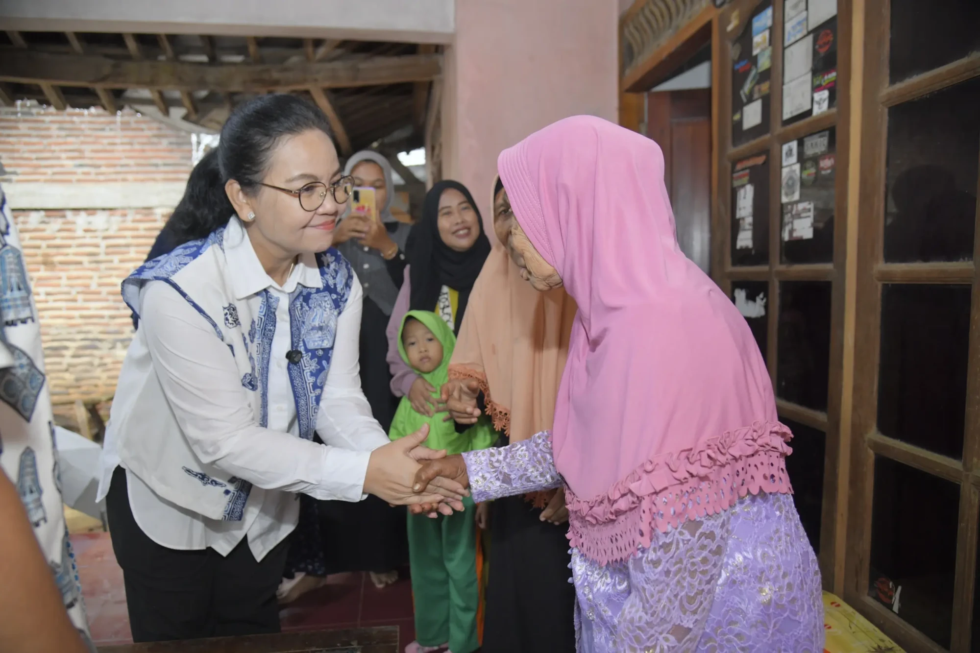 b81455c0-c00a-4490-886b-94ac975e09bc