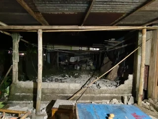 Sejumlah bangunan mengalami kerusakan akibat gempa bumi di Kabupaten Kepulauan Talaud, Sulawesi Utara