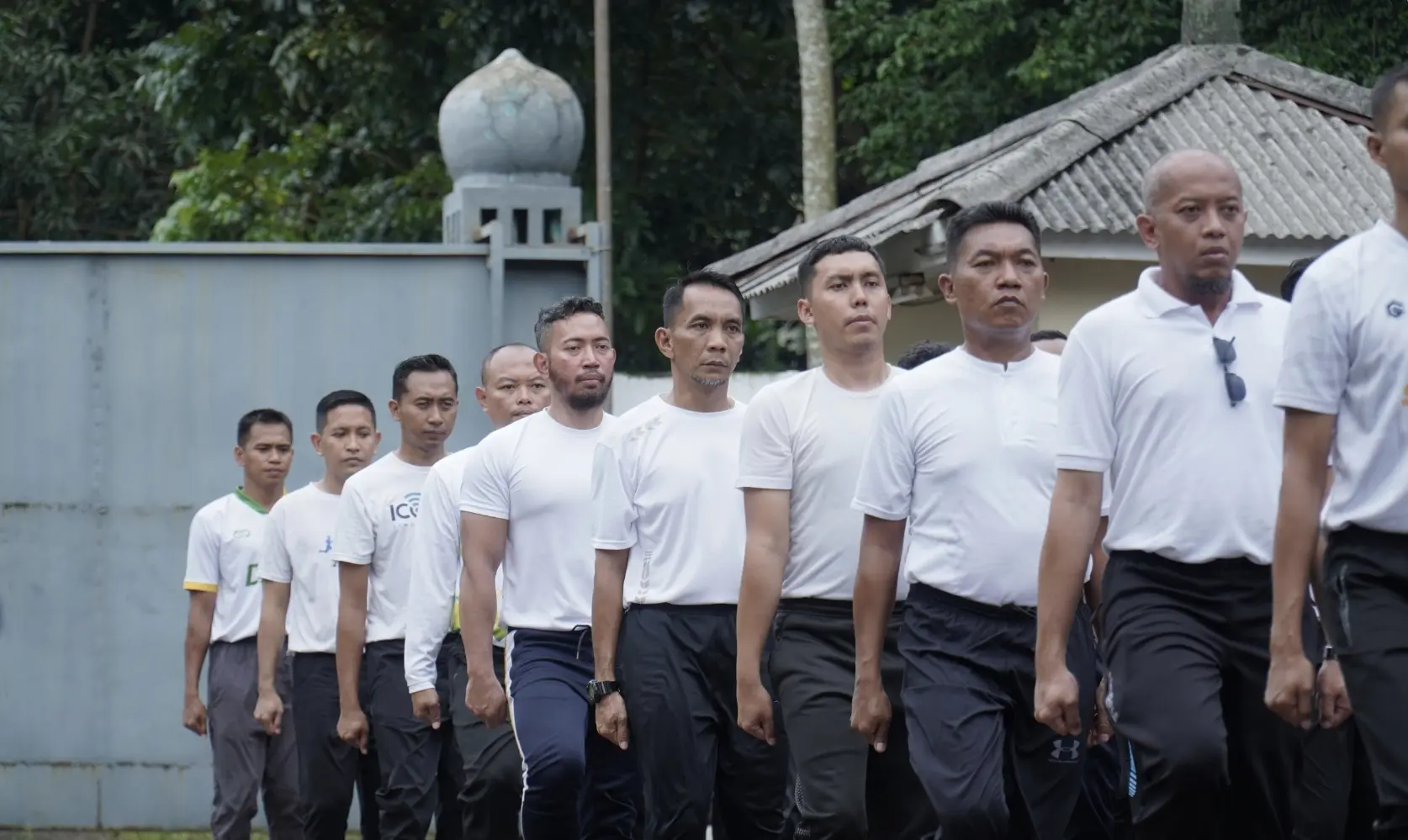 Petugas Haji Jalani Diklat Semi Militer.