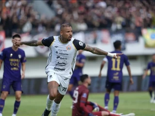 Persija Tundukkan Persita 2-0 di Indomilk Arena