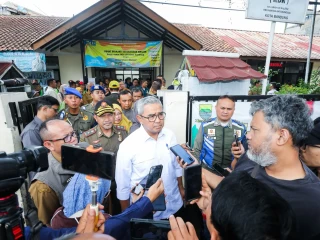 Farhan Ultimatum Proyek Galian Kabel, Warga Minta Kepastian