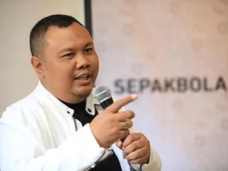 Direktur Eksekutif KedaiKOPI Hendri Satrio