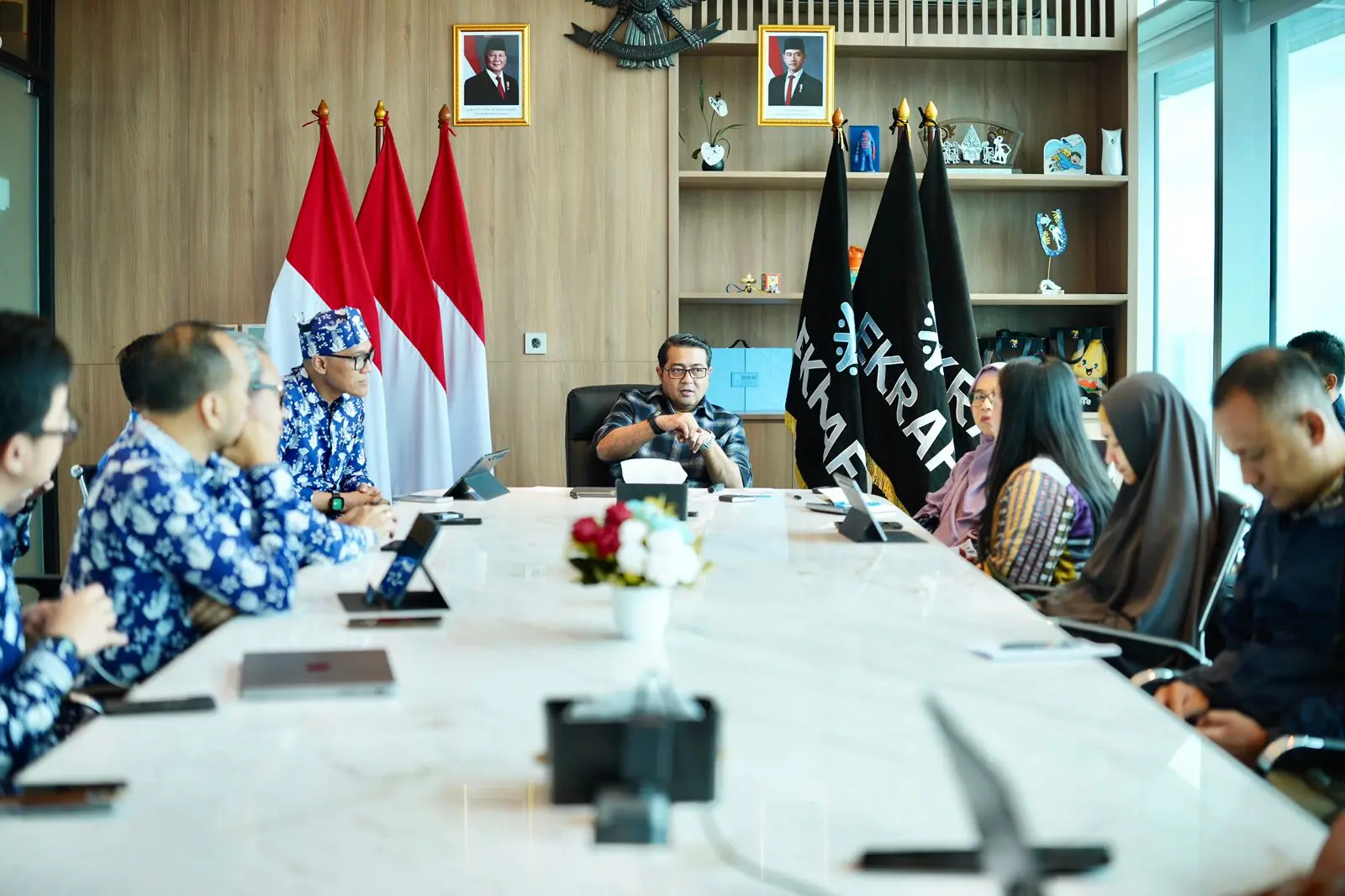 Menteri Ekonomi Kreatif, Teuku Riefky Harsya, menerima audiensi jajaran pengurus Himpunan Pengusaha Pribumi Indonesia (HIPPI) di Kantor Kementerian Ekraf.