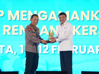 Menteri Koordinator Bidang Politik dan Keamanan Jenderal TNI (Purn.) Djamari Chaniago menyampaikan apresiasi yang tinggi kepada jajaran TNI dan Polri.
