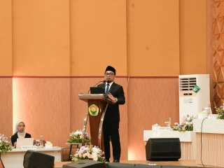 Anggota Komisi II DPR RI, Muhammad Khozin Raih Gelar Doktor.