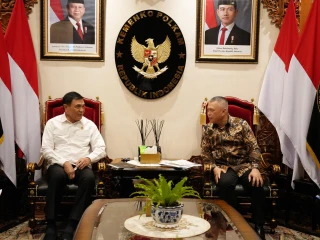 Terima Audiensi Menhub, Menko Polkam Perkuat Koordinasi Pengamanan Transportasi Idulfitri 2026