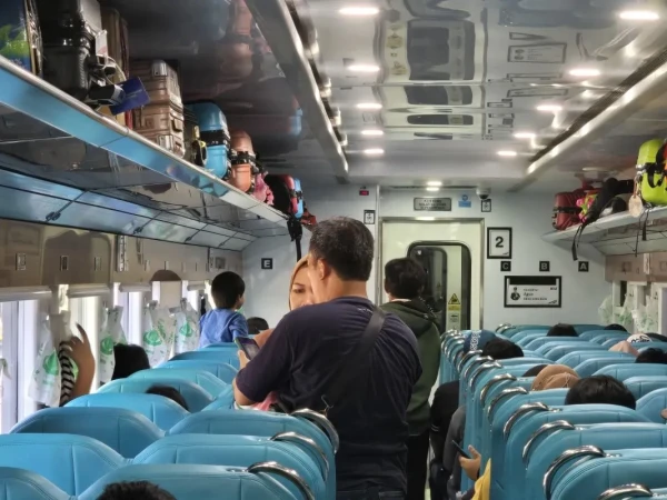 KA Ekonomi Kerakyatan Jadi Favorit Mudik Lebaran, Tiket Pasarsenen–Lempuyangan Laris Manis