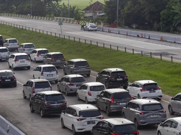 Liburan Usai, Arus Balik Kendaraan ke Jakarta Naik Signifikan