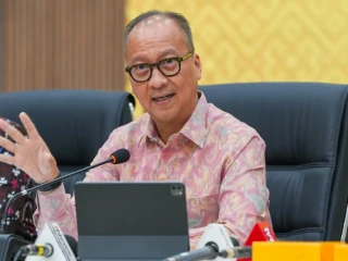 Menteri Perindustrian Agus Gumiwang Kartasasmita