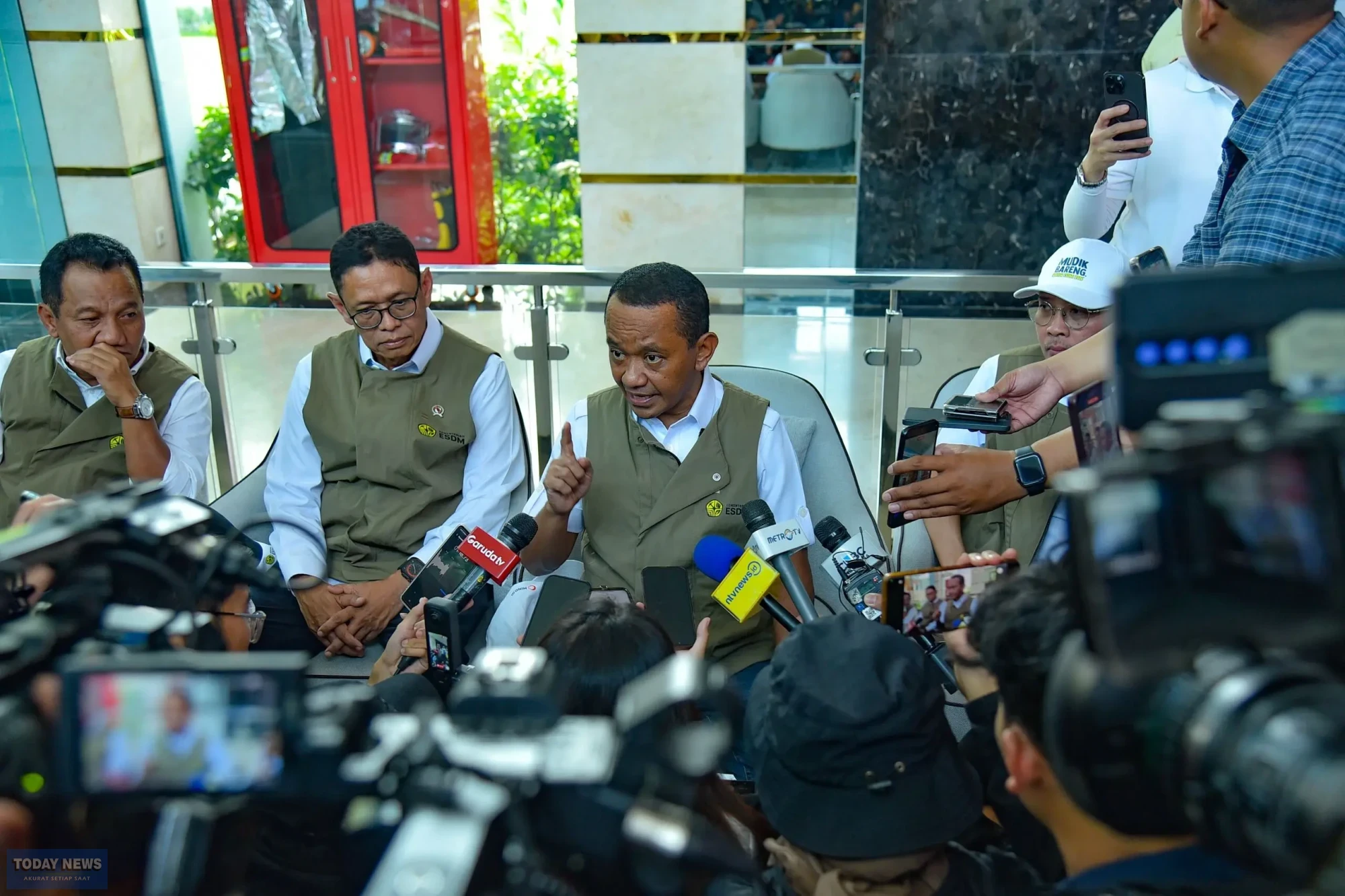 Menteri Energi dan Sumber Daya Mineral (ESDM)