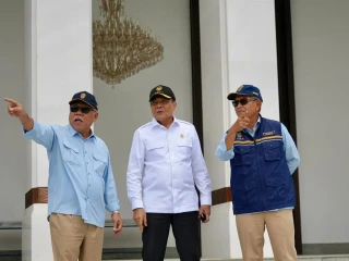 Menteri Koordinator Bidang Politik dan Keamanan (Menko Polkam) Jenderal TNI (Purn) Djamari Chaniago
