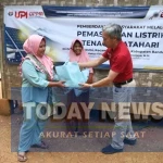UPI Tambah Panel Surya bagi Warga Prasejahtera Melalui Program LIMAR