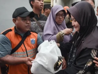 Baznas Jelaskan Hukum Bayar Zakat Fitrah Pakai Uang Hasil Hutang