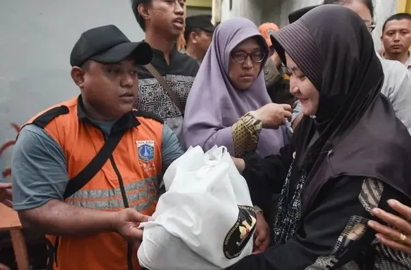 Baznas Jelaskan Hukum Bayar Zakat Fitrah Pakai Uang Hasil Hutang