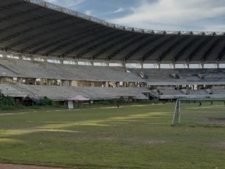 Stadion Barombong Jangan seperti Wisma Atlet Hambalang