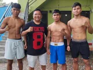 Sekjen PB Perbati, Hengky Silatang (kedua dari kiri) menyatakan untuk persiapan Asian Games 2026, lima petinju akan dikirim berlatih dan uji tanding ke Vietnam dan Uzbekistan