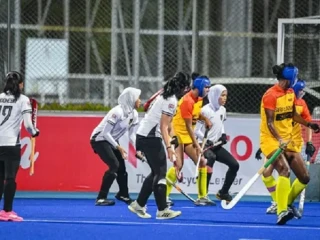 Tampil agresif, Timnas Hockey Field Putri Indonesia sukses mengalahkan Sri Lanka untuk meraih tiket ke Asian Games 2026 Nagoya, Jepang, pada pertandingan di Stadion Hockey Gelora Bung Karno (GBK) Senayan, Jakarta, Jumat. (PP FHI)