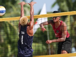 Tim Voli Pantai Putra Indonesia kalah dari Thailand pada babak delapan besar Asian Beach Games (ABG) 2026 Sanya, China, Senin (27/4/2026). (NOC Indonesia/Naif Muhammad Al’as)