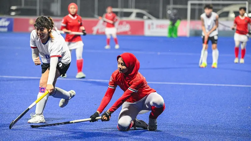 Pelatih Muhamad Dhaarma Raj tetap memberi apresiasi terhadap perjuangan keras para pemain Timnas Hockey Field Indonesia dalam menghadapi Chinese Taipei pada semifinal kualifikasi Asian Games 2026 di Senayan, Jakarta, Selasa (28/4/2026). (PP FHI)